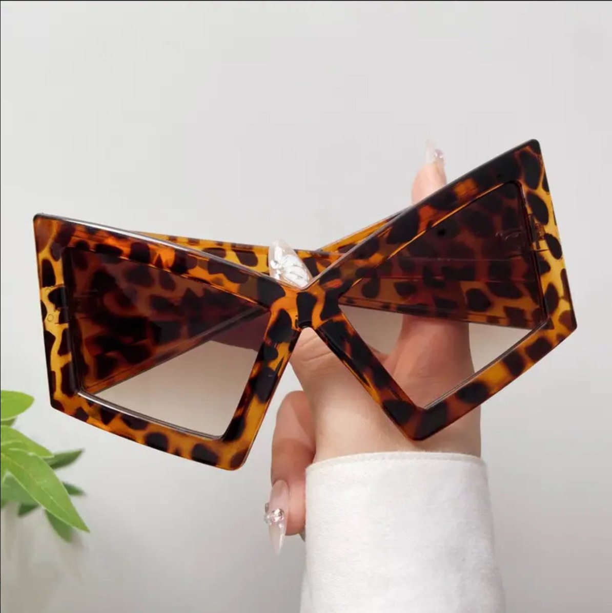 Oversized Cat Eye Shades - Leopard - The Pink Makeup Box