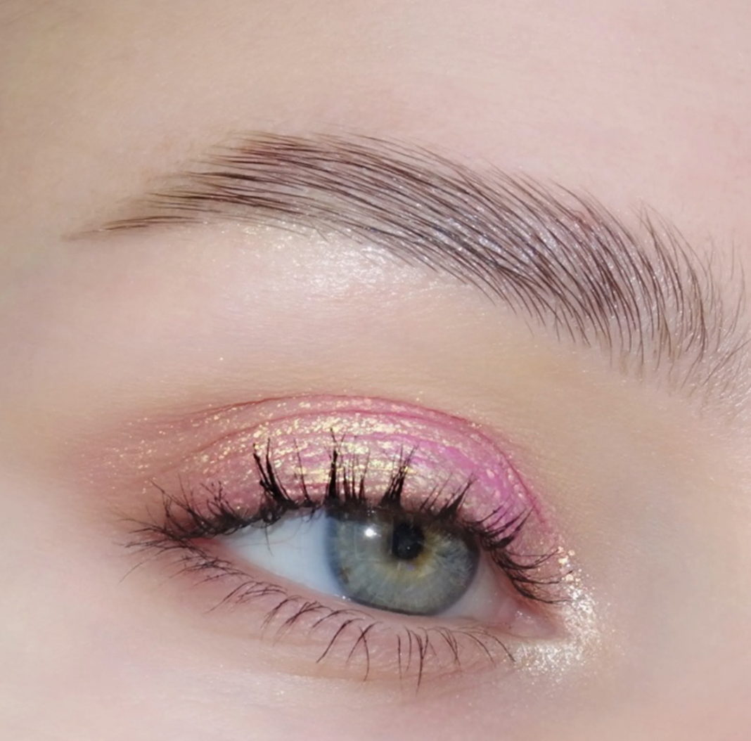 Space Chameleon Multichrome Shadow (002, Prima Donna) - The Pink Makeup Box