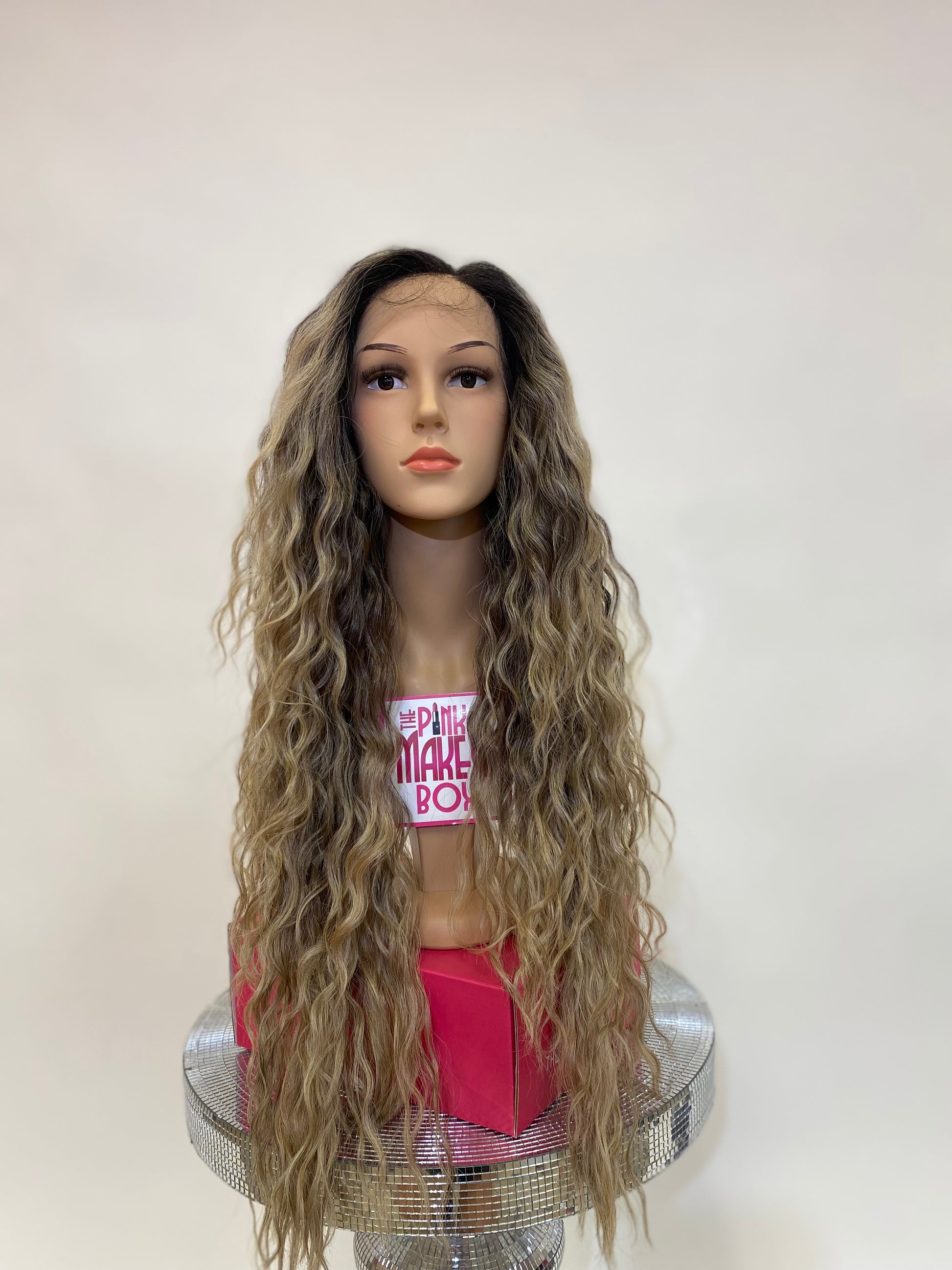 264 Charlotte - Right Part Lace Front Wig - 4/30 – DaizyKat Cosmetics
